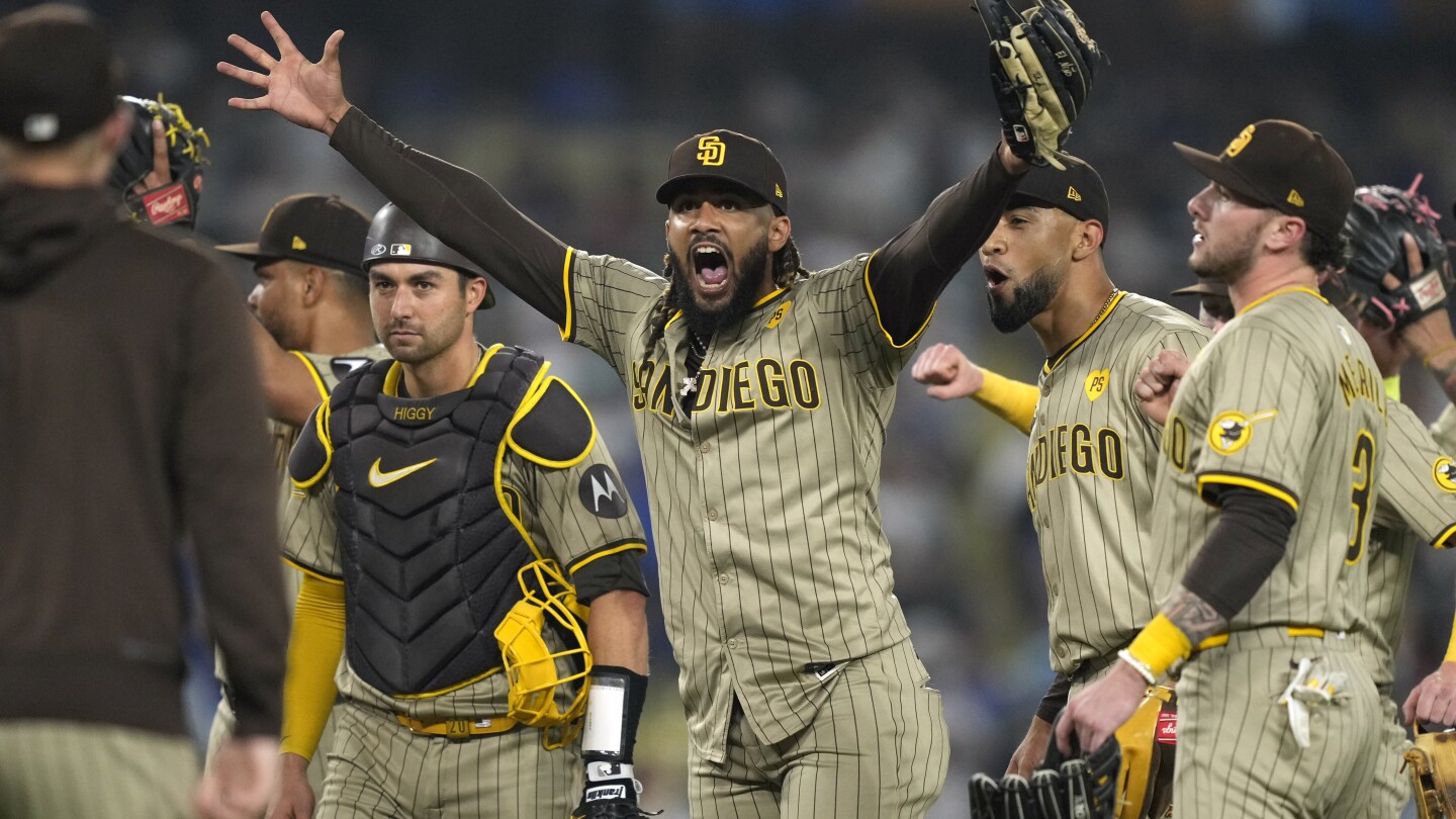 Padres secure playoff spot with triple play and 4-2 win over Dodgers