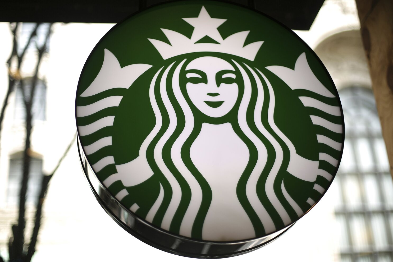 Starbucks is banning straws – but is it really a big win for the  environment?, Starbucks