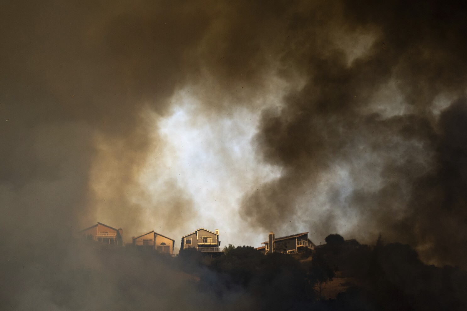 Smoke from climate-fueled wildfires contributed to thousands of US deaths over 15 years, study says
