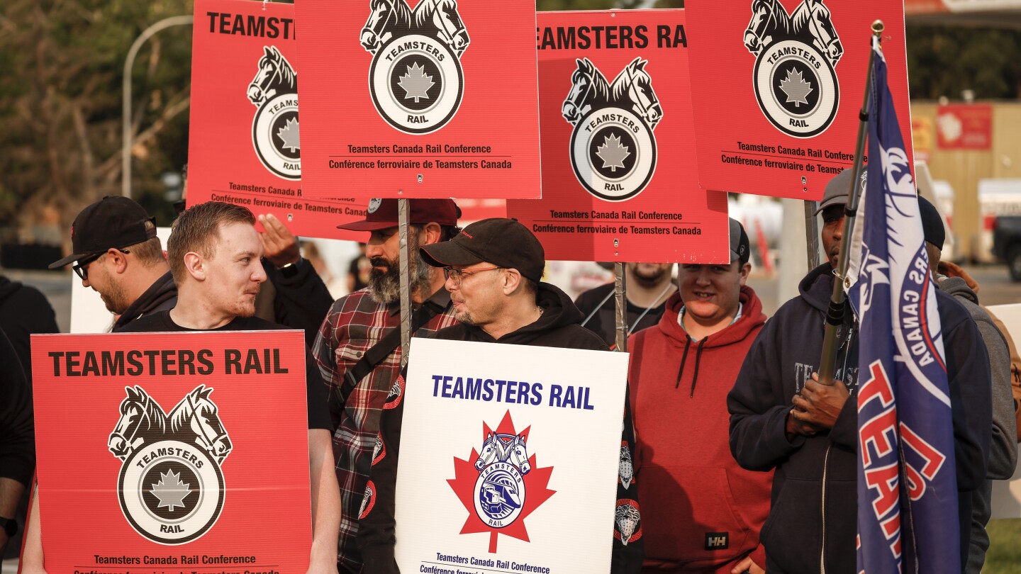 Canadian union threatens to strike in opposition to freight railroad hours after trains resume provider