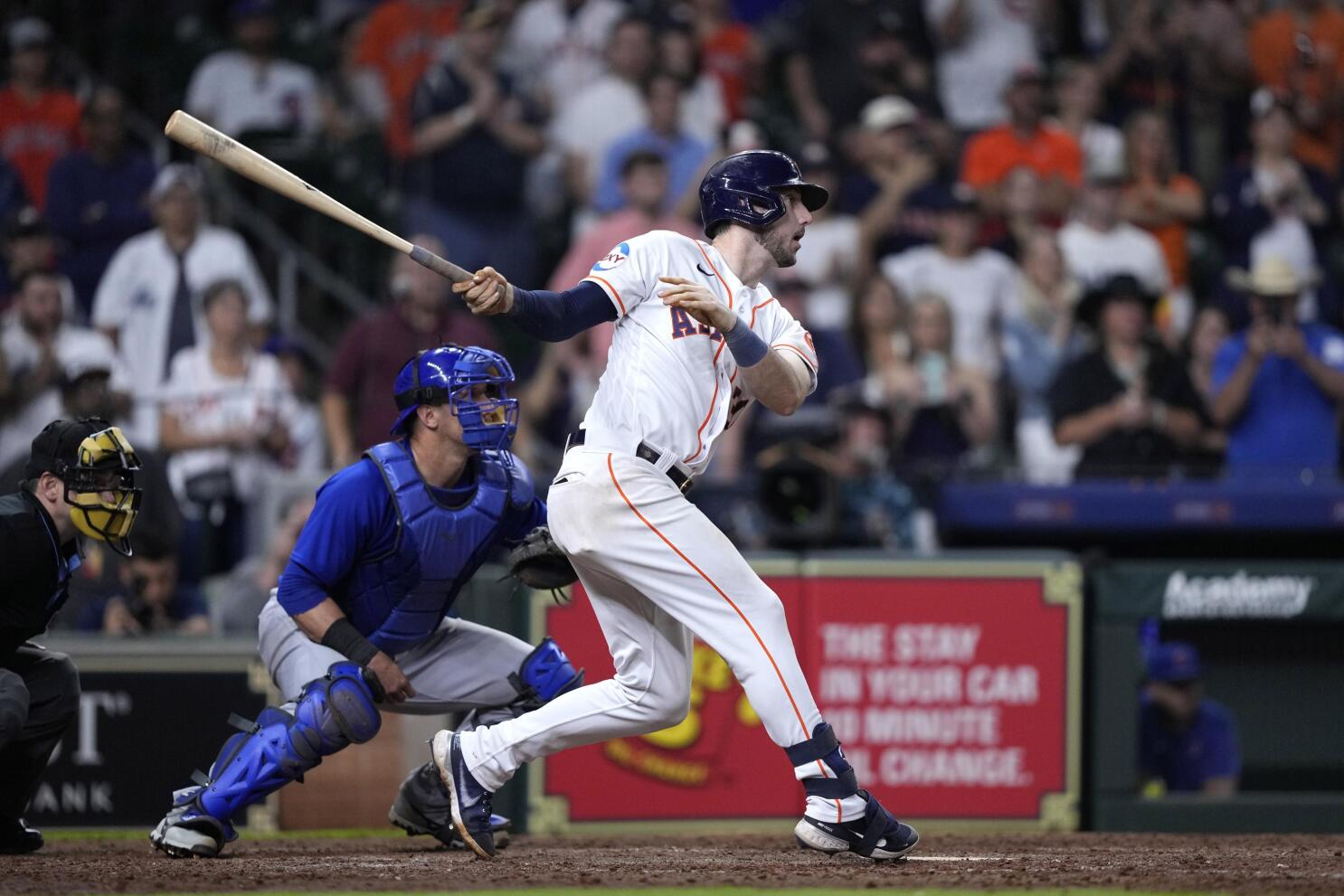 Yordan Alvarez' walk-off homer completes Astros' comeback in Game 1 of ALDS