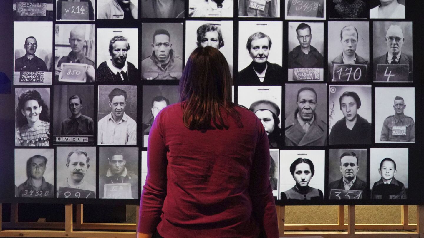 Изложбата Great escapes изследва как пленниците от Втората световна война са се справяли с досадата и мъченията