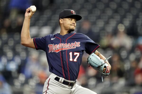Twins sign two-time All Star Chris Archer to one-year deal
