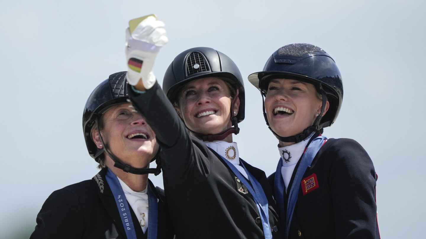 La championne en titre Jessica von Bredow-Werndl remporte le titre individuel de dressage aux JO de Paris