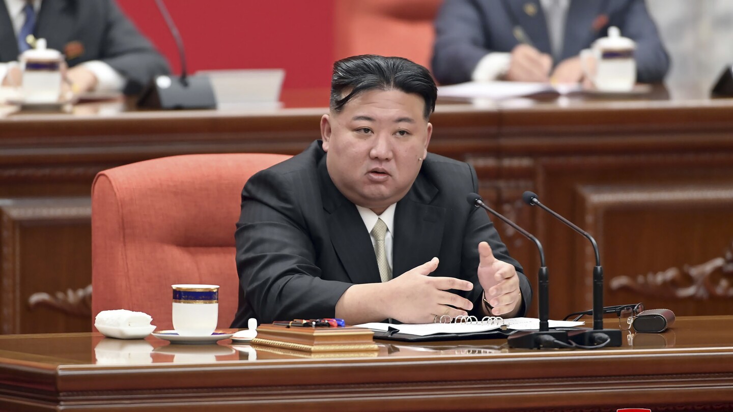 Ким на Северна Корея нареди на военните да „пълно унищожат“ САЩ и Южна Корея, ако бъдат провокирани