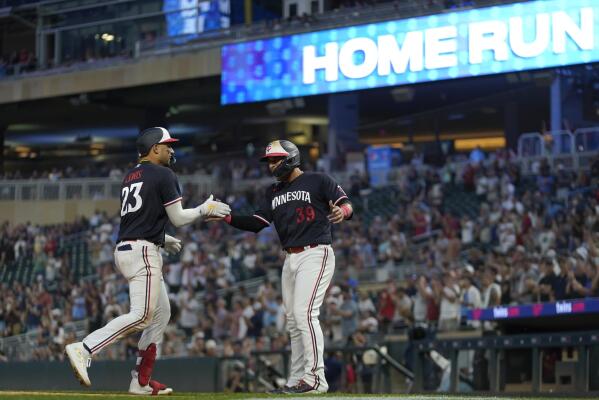 Max Kepler's sliding grab, 08/23/2023