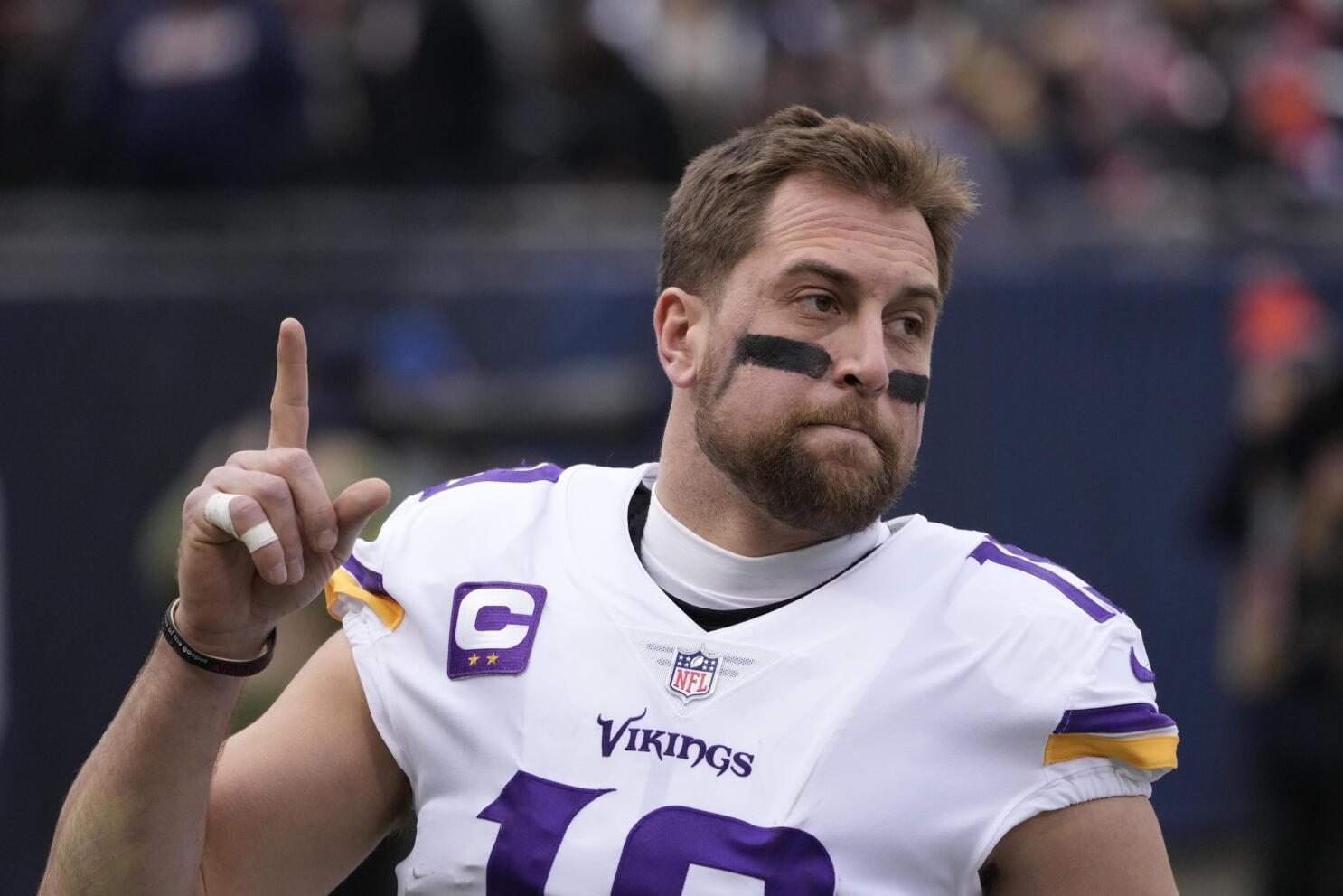 Vikings cut WR Thielen after 10 years with home-state team