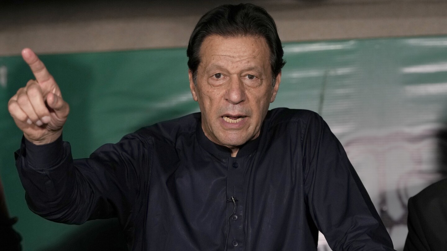 Бившият министър-председател на Пакистан Хан каза пред съда, че наскоро проведените гласувания са били откраднати от неговата партия