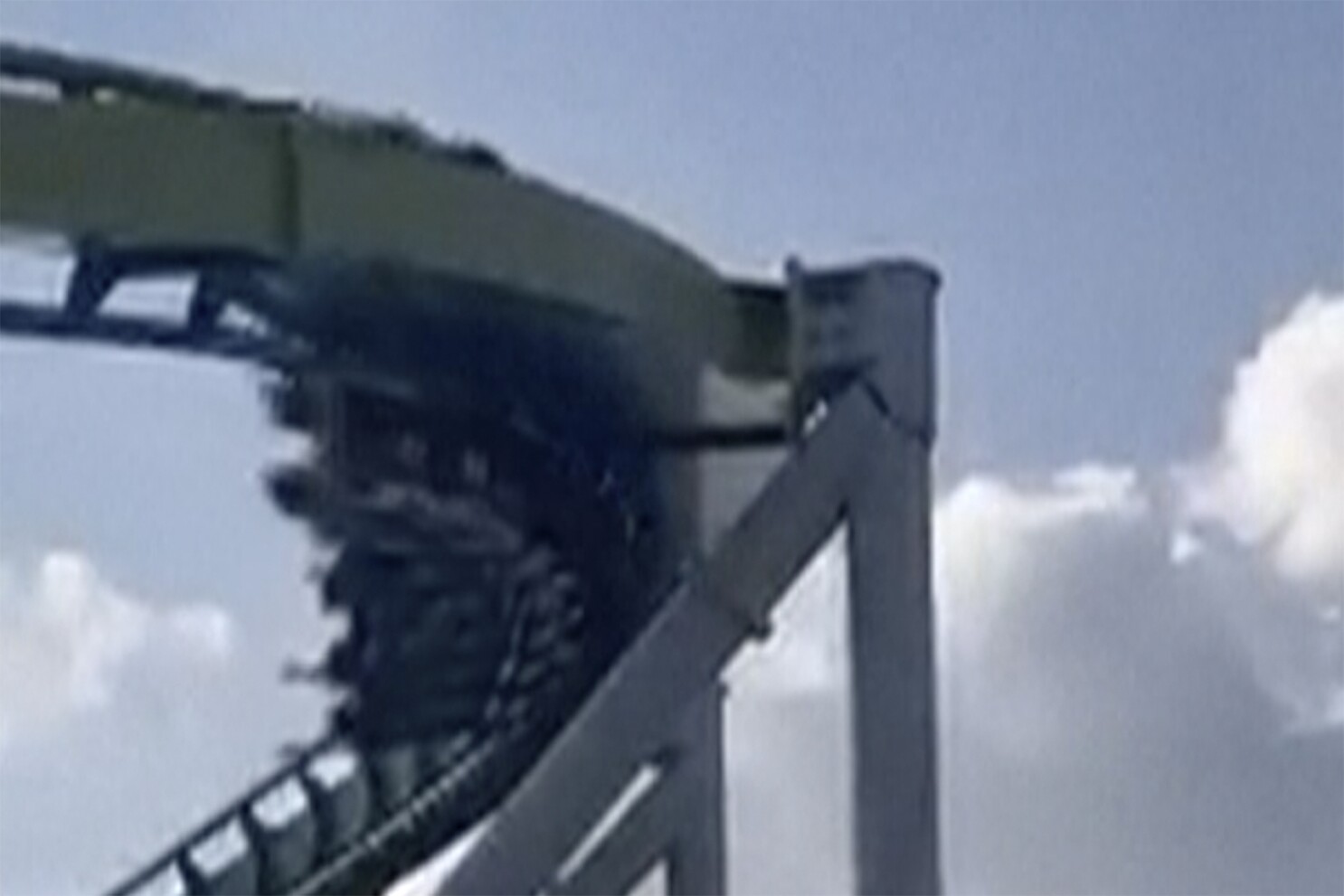 North carolina amusement park closes ride after discovering crack in support  beam | ap news