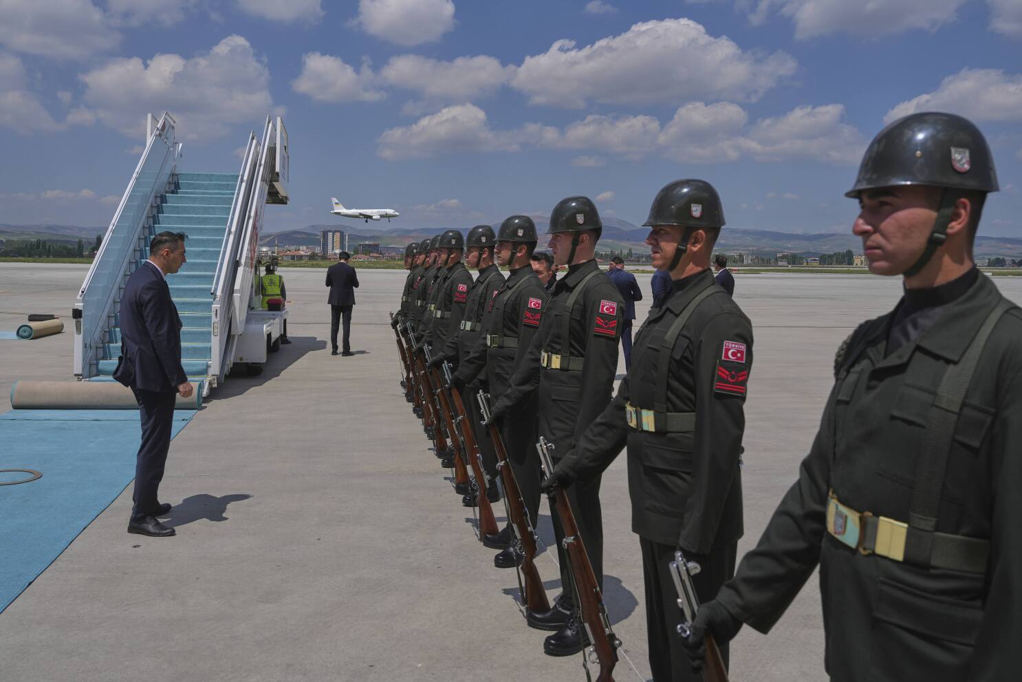 Zelenskyy enviará una delegación a Estambul para conversaciones de paz con Rusia