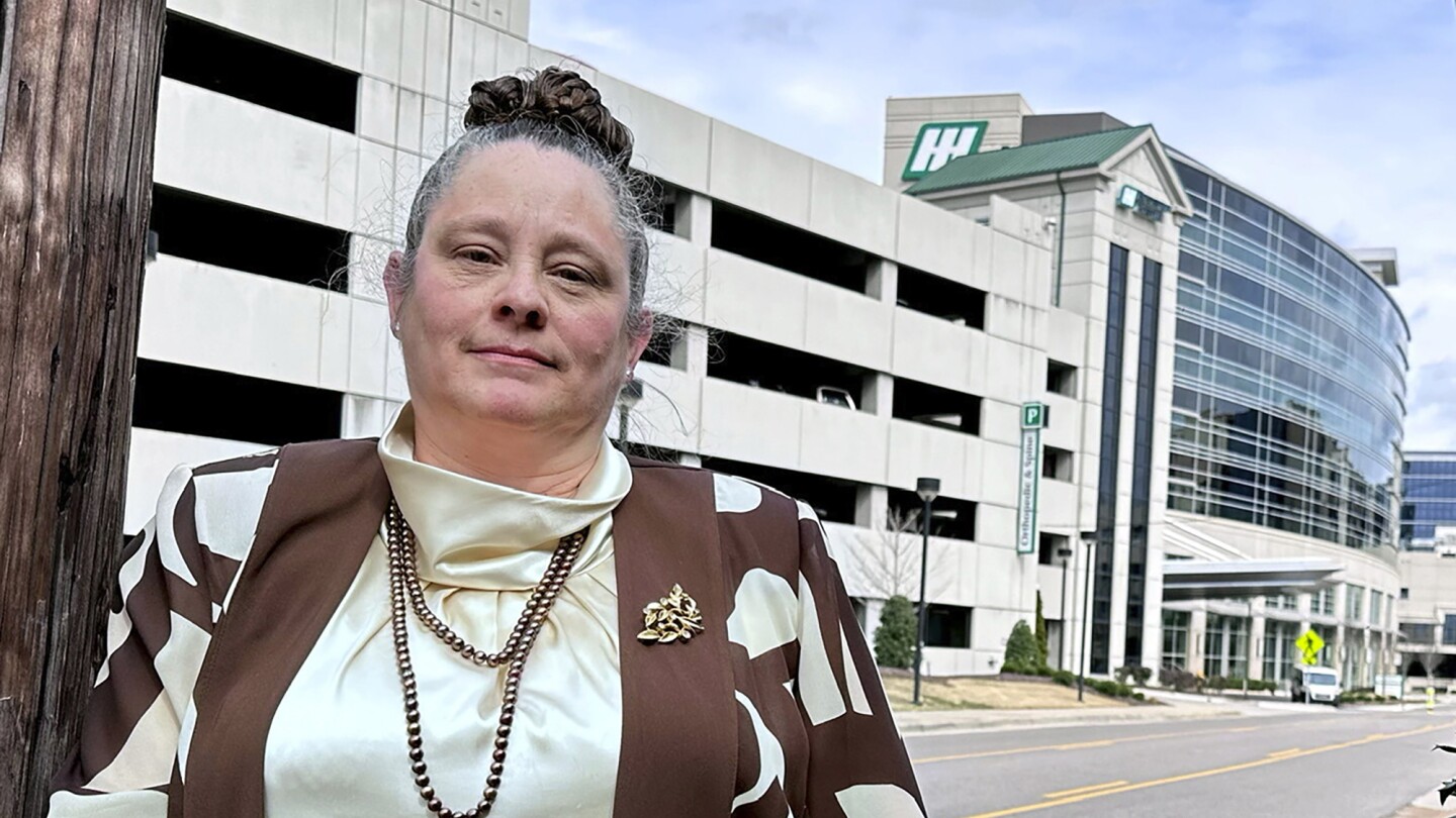 ХЪНТСВИЛ, Алабама (AP) — Дана Холадей-Холифийлд е работила като медицинска