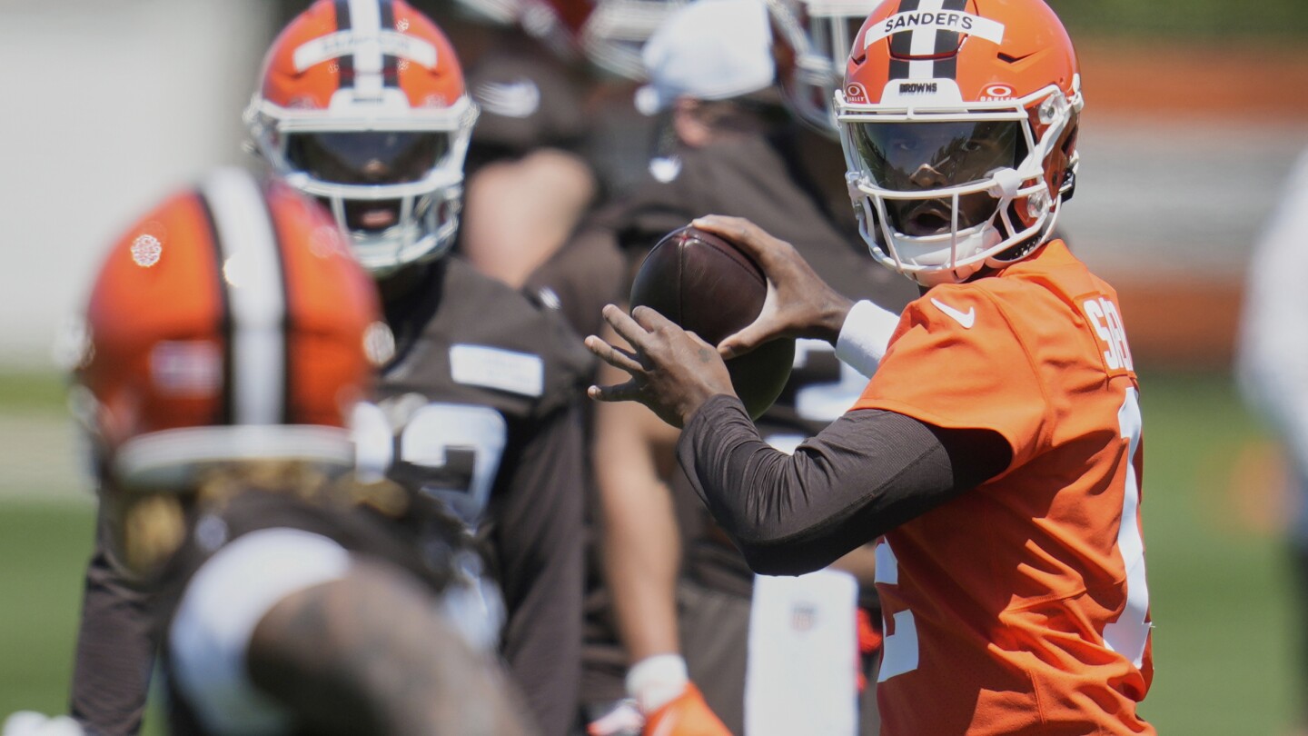 Shedeur Sanders takes the field for the first time as the Browns begin their rookie minicamp