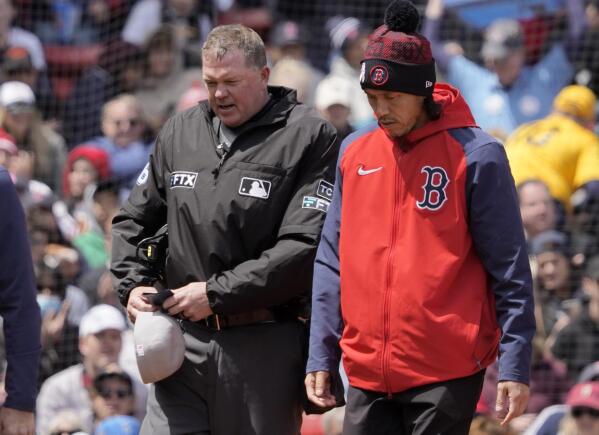 Boston's Christian Vazquez uses catcher's mask to stop ball