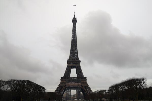 Eiffel Tower grows by 20 feet