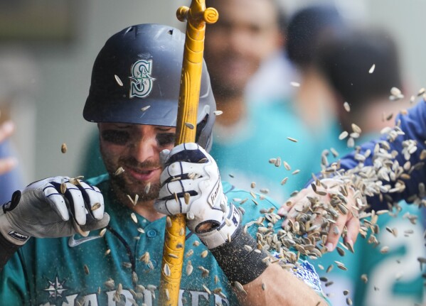 Trident true: Mariners get first win in City Connect jerseys as Teoscar  Hernandez hits go-ahead solo shot late — Converge Media