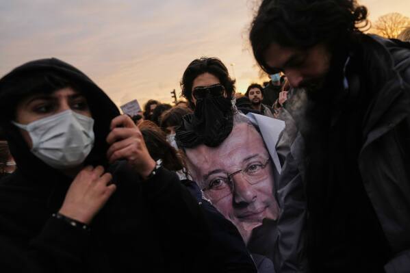 People gather to protest the arrest of Istanbul Mayor Ekrem Imamoglu, in Istanbul, Turkey, Thursday, March 20, 2025. (AP Photo/Khalil Hamra, File)