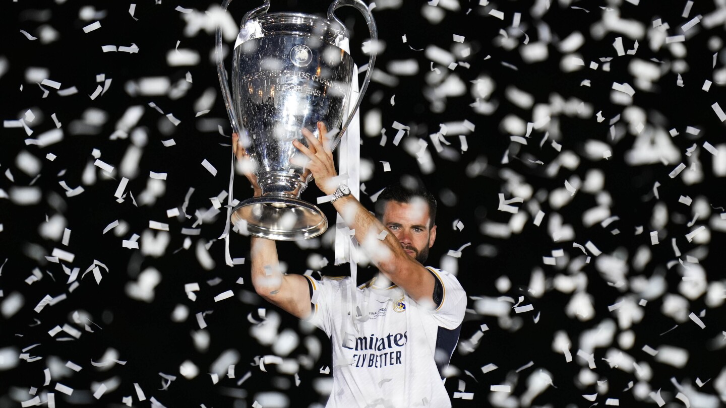 El Real Madrid celebra un nuevo título de Champions con su afición en las calles de la capital española