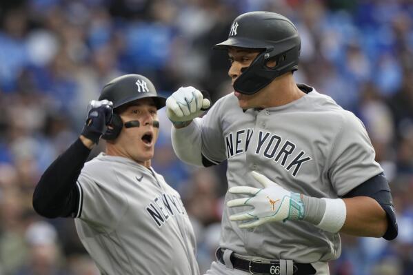 Aaron Judge, Alek Manoah prevent benches from clearing after hit