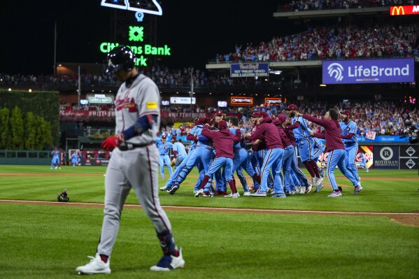 Phillies top Braves to reach NLCS for second straight year: highlights