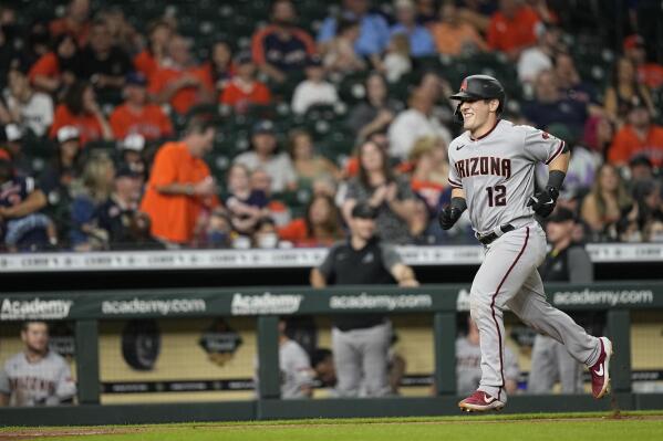 Jose Altuve collects infield hit, 05/18/2023