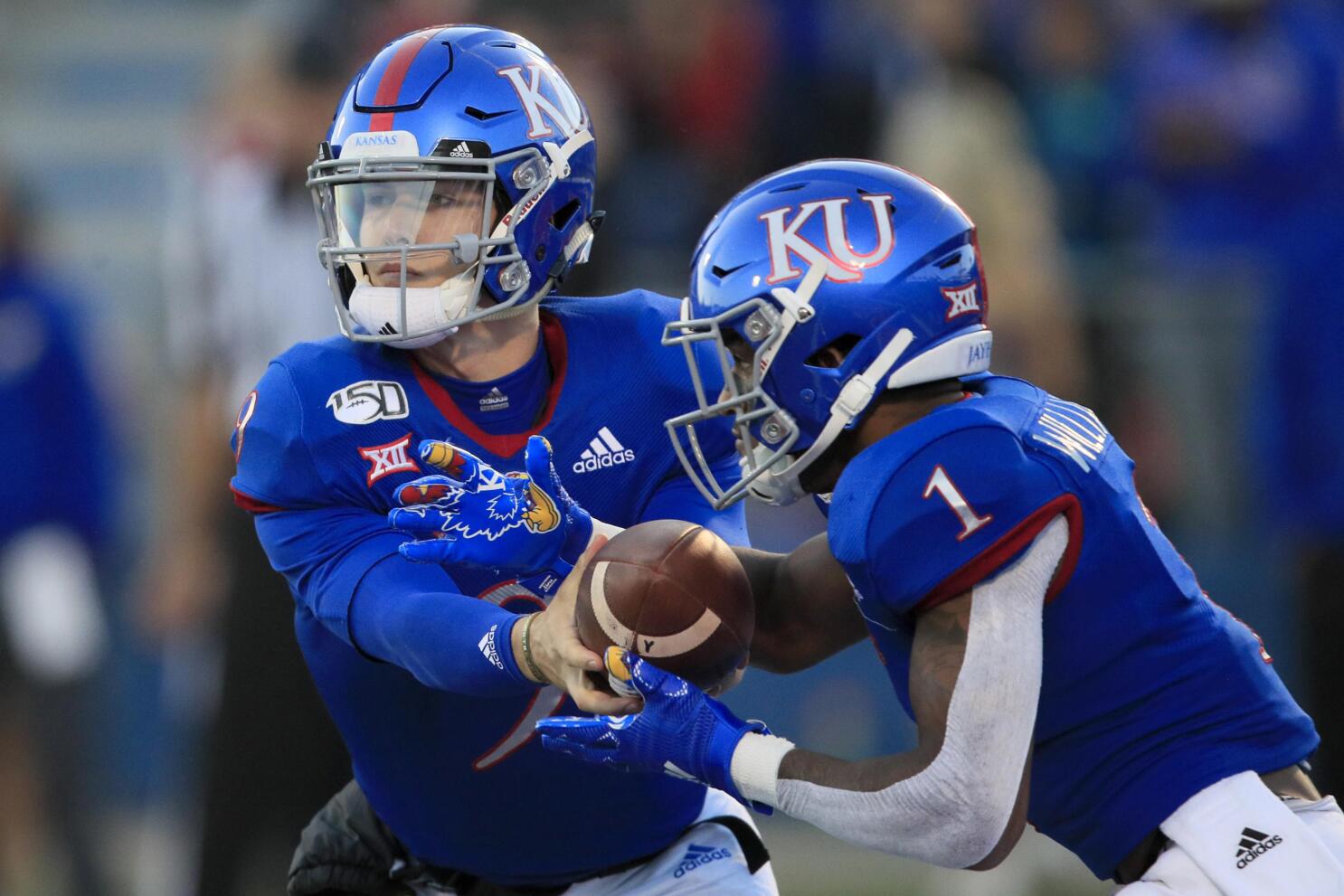 KU wins sixth straight Sunflower Showdown