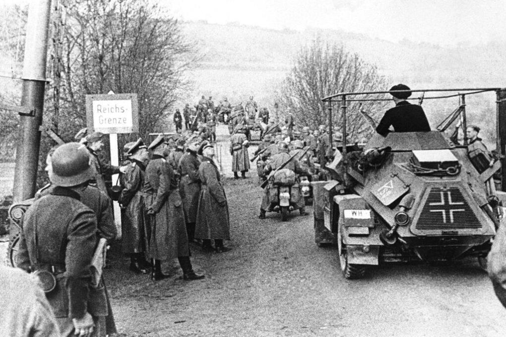 Reconnaissance squads head the German advance into Luxembourg, on May 10, 1940. (AP Photo)