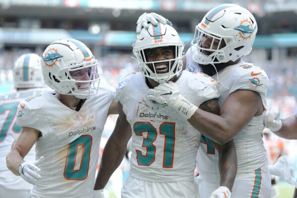 Miami's defence lifts Dolphins to win over Baltimore Ravens