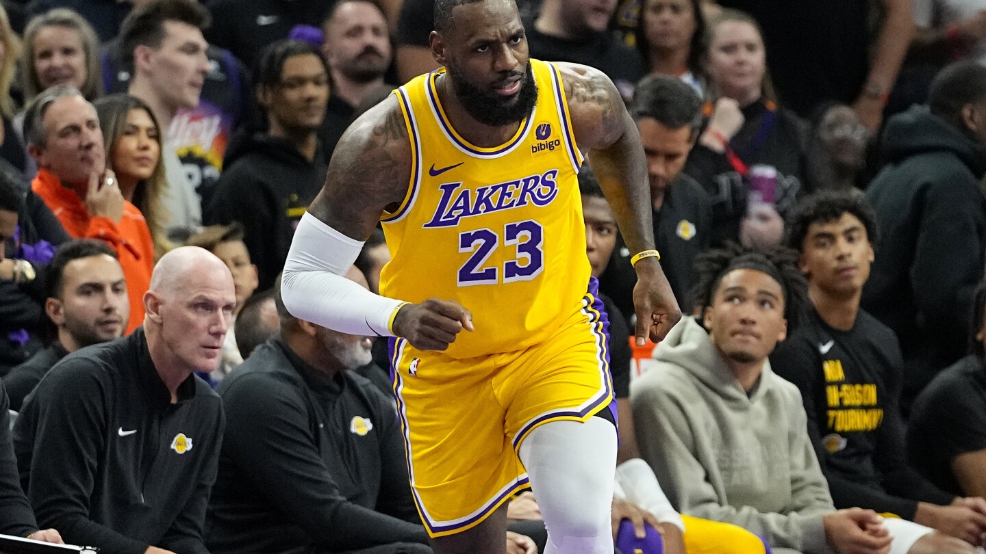 LeBron James scores 32 points, Lakers beat Suns 122-119, snapping three-game losing streak