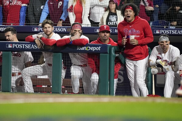 Phillies' bats go cold in crunch time in Game 5 loss – KGET 17