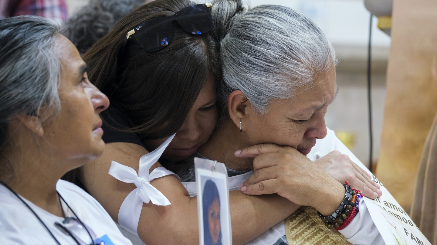 México anuncia que reforzará la búsqueda de desaparecidos tras conmoción por hallazgos en Jalisco