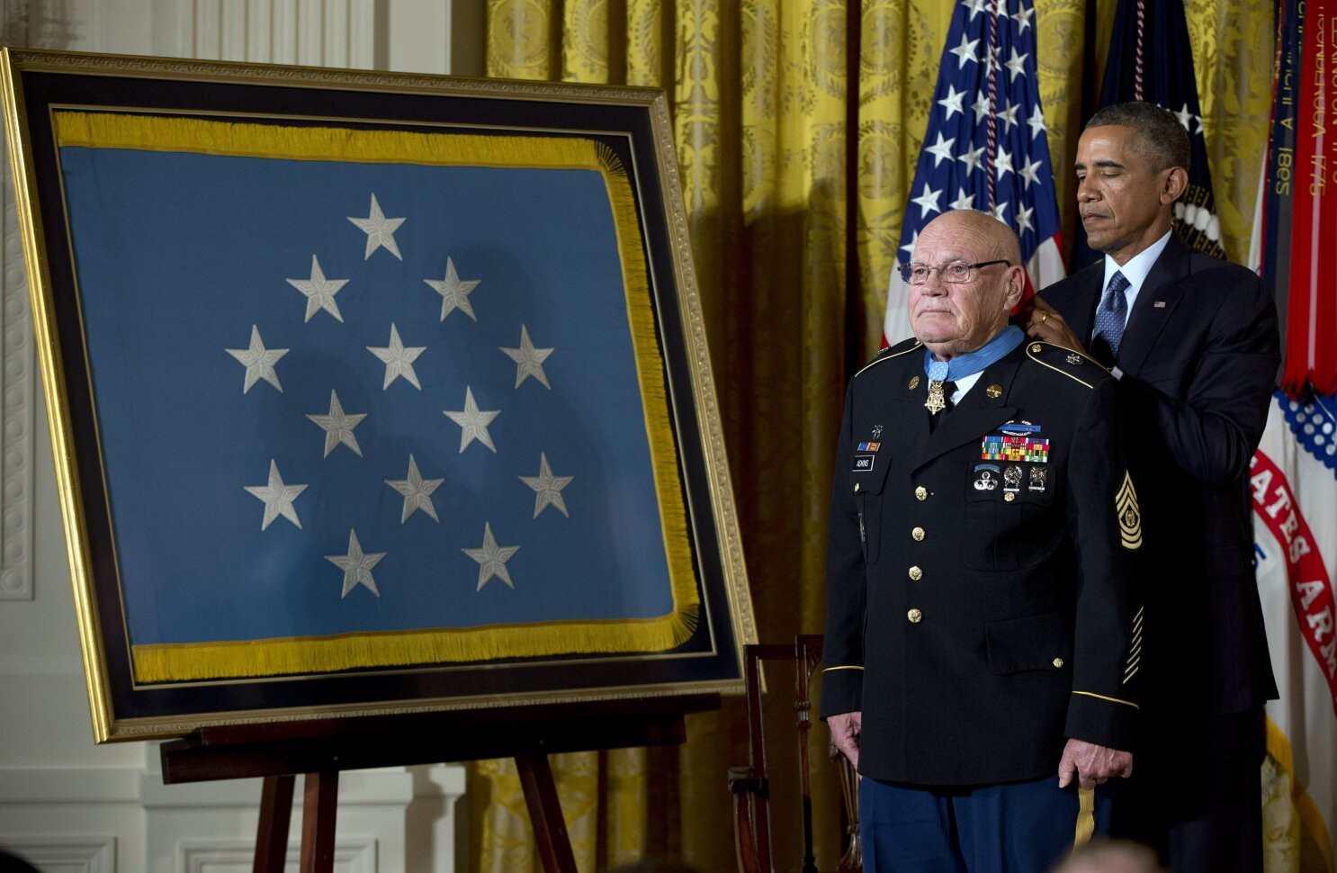 Army sergeant who saved 2 comrades to get Medal of Honor