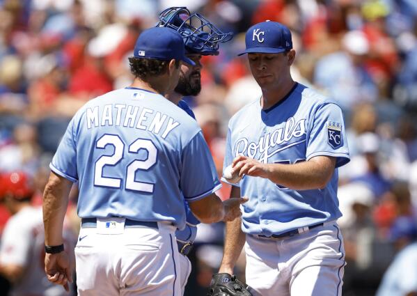 Arenado homers in 3rd straight, Cardinals finish sweep of Royals