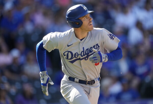 Report: Dodgers actively pursuing trade for center fielder