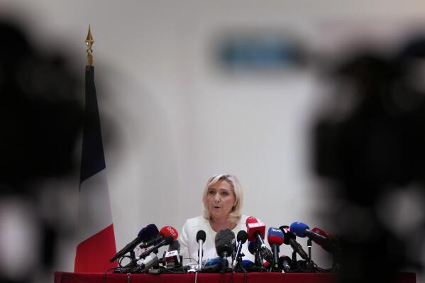 Le Pen wants to stop military cooperation with Germany – Euractiv