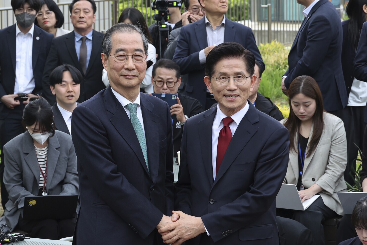 South Korean conservative party fails in a bid to switch presidential candidates