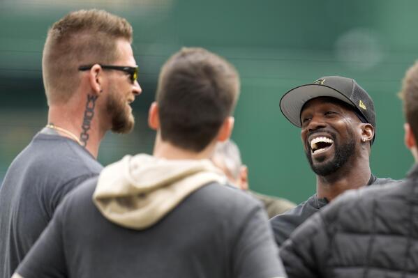 Andrew McCutchen cut off all his hair and life as we know it is