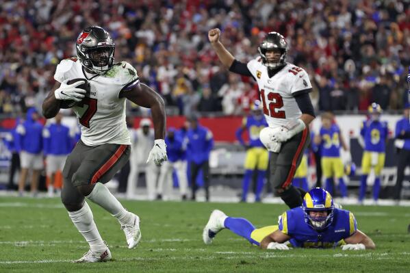 Photos: Bucs fall to Rams in division playoff game