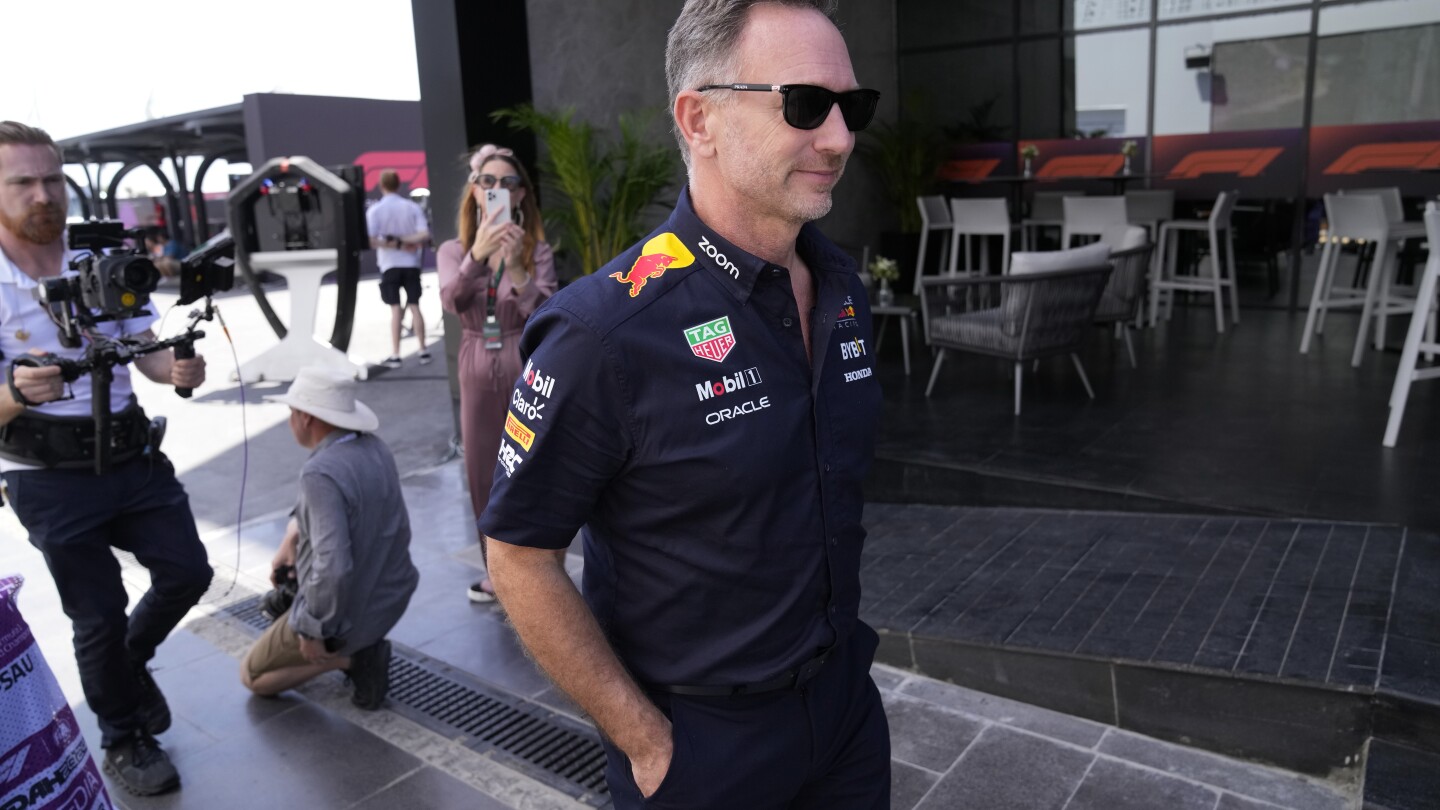 Служител на Red Bull F1, който обвини шефа на отбора Хорнър в неправомерно поведение, е отстранен, казва източник на AP