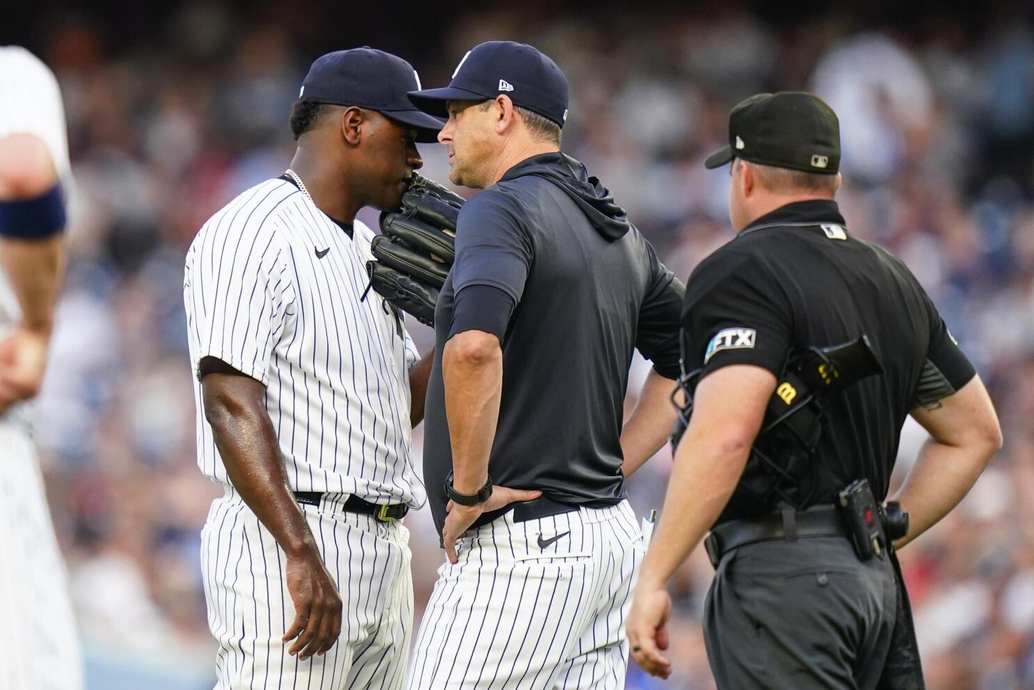 Luis Severino has right lat strain