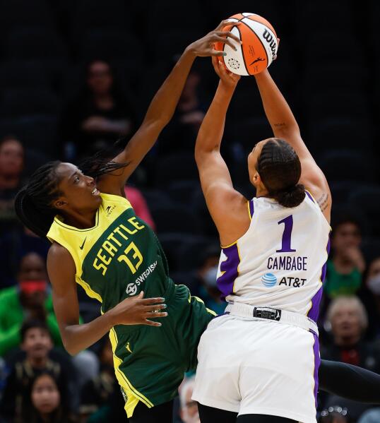 WNBA: Nneka Ogwumike, Los Angeles Sparks overcome Storm's Jewell