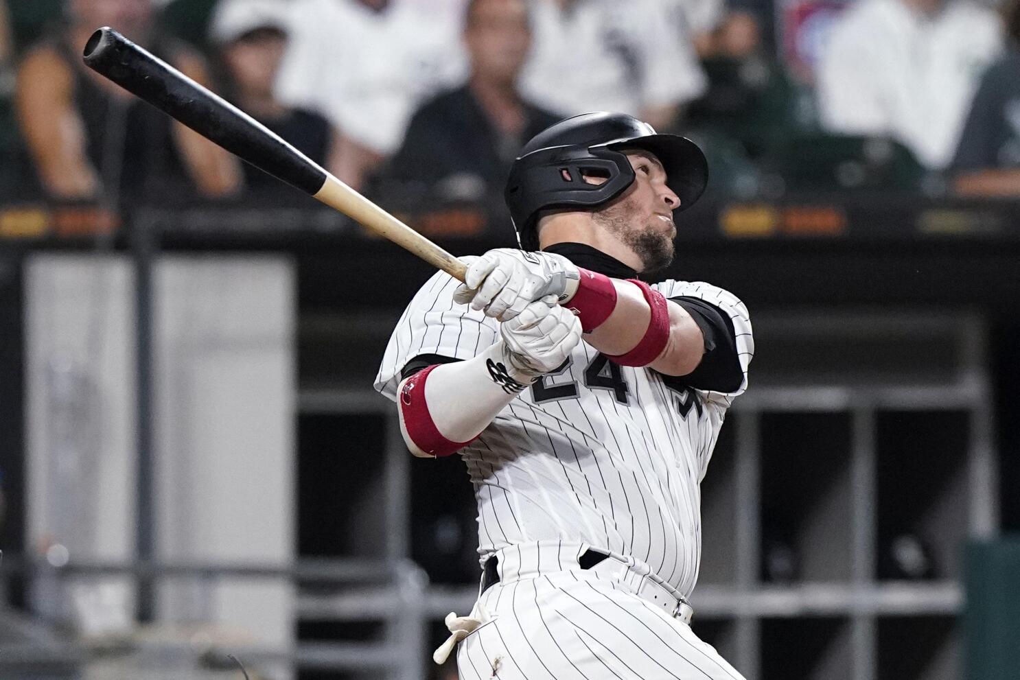 White Sox catcher Grandal out 4-6 weeks with torn tendon in left knee - NBC  Sports