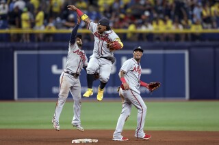 Orlando Arcia has twins during game vs. Cubs