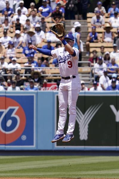 Klay Thompson Reacts to Trayce Thompson's Three-Homer Game - Inside the  Warriors