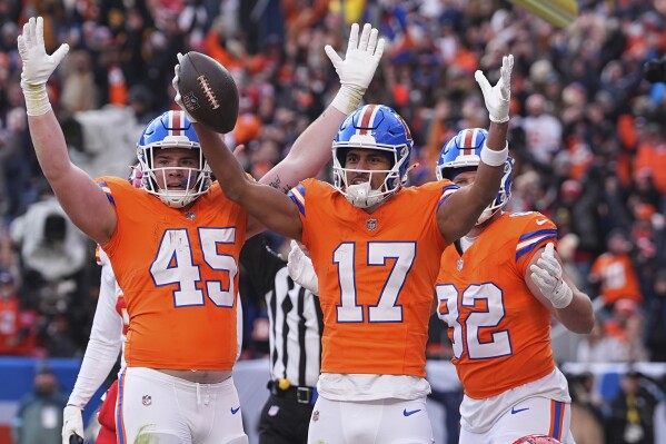 Nix leads Broncos past Chiefs' reserves 38-0 and into playoffs for 1st time since 2015 season | AP News