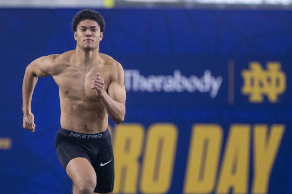 Kyle Hamilton runs the 40-yard-dash during Notre Dame's football Pro Day, Friday, March 25, 2022, in South Bend, Ind. (Robert Franklin/South Bend Tribune via AP)