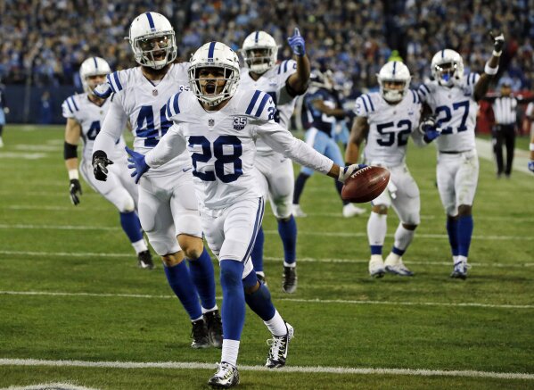 Indianapolis Colts warm up for the Tennessee Titans