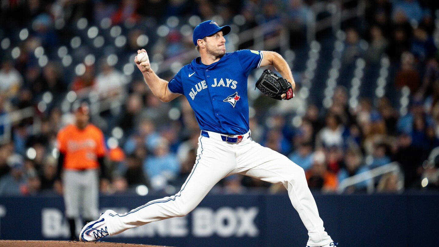 Blue Jays RHP Max Scherzer throws to hitters for the 1st time since going on injured list