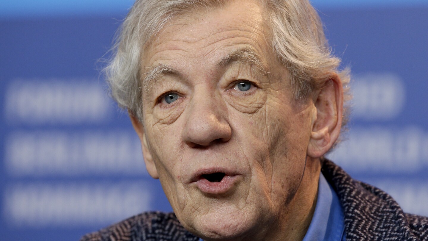 Actor Ian McKellen hospitalized after falling off stage during 'Player Kings'