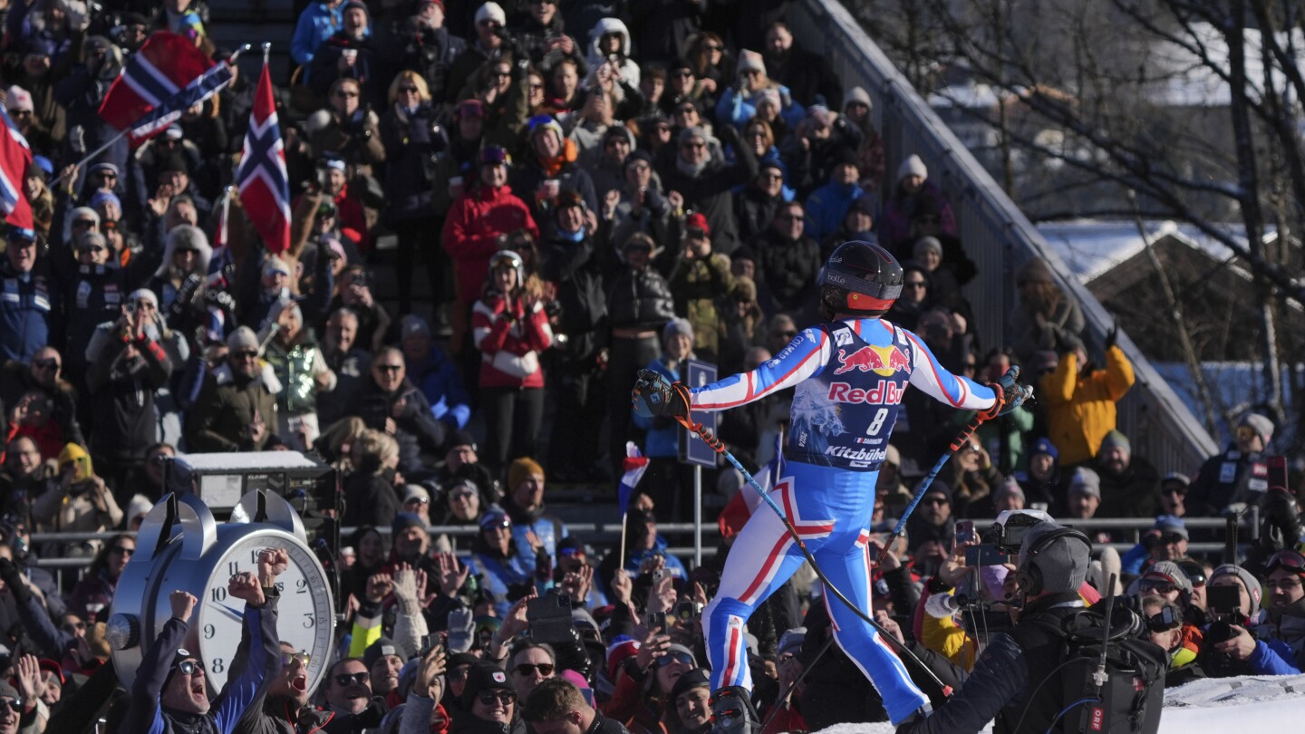 Le skieur français Sarrazin dépasse Odermatt et remporte sa deuxième victoire en descente à Kitzbühel en deux jours