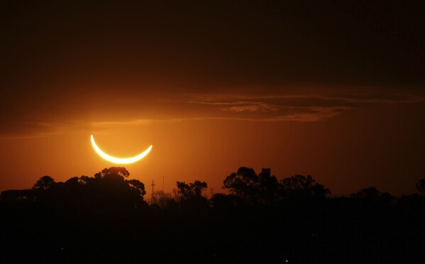 Who is prepared for the eclipse? What an OOOHHHHHH armour! (hoping